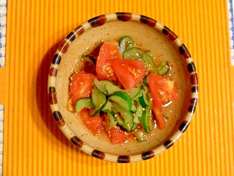 完熟トマトとキュウリの酢の物♪